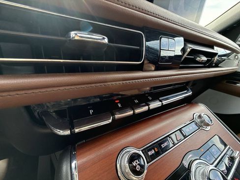 Used 2022 Lincoln Aviator Grand Touring w/ Equipment Group 301A AWD/4WD image 22