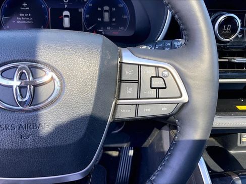 Used 2023 Toyota Highlander Platinum image 25