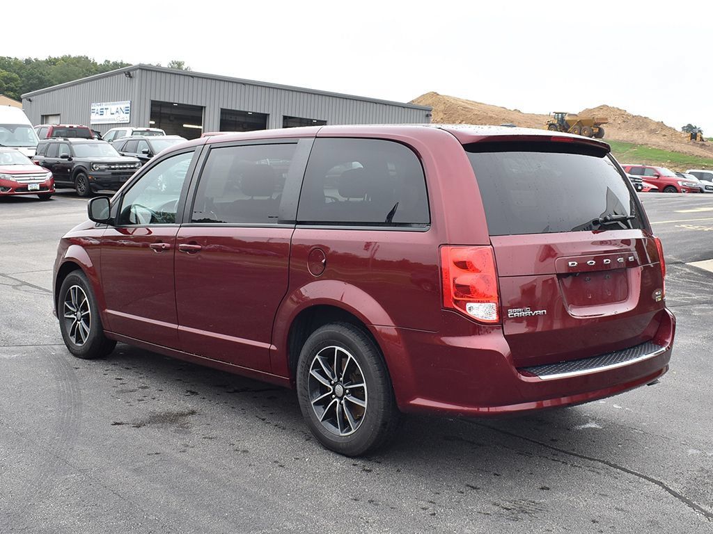 Used 2025 Chrysler Pacifica Limited FWD image 2