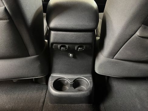 Used 2016 Jeep Wrangler Unlimited Sport w/ Connectivity Group image 16