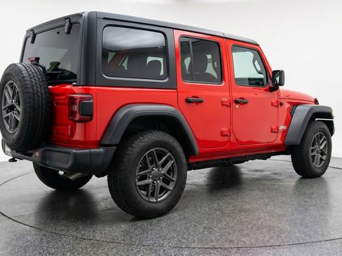 Used 2025 Jeep Wrangler Sport S image 9