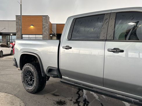 Used 2024 Chevrolet Silverado 2500 ZR2 image 3