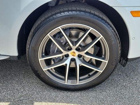 Certified 2026 Porsche Macan AWD/4WD image 16
