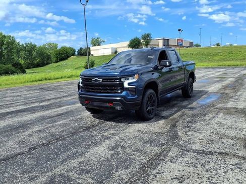 Used 2023 Chevrolet Silverado 1500 LT Trail Boss w/ LT Trail Boss Premium Package AWD/4WD image 11
