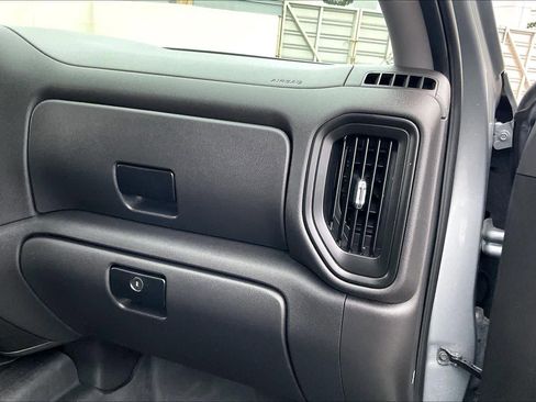 Used 2025 Chevrolet Silverado 1500 Custom image 17