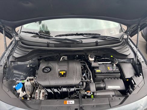 Used 2025 Kia Soul LX w/ LX Technology Package FWD image 30