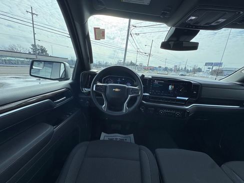 Used 2026 Chevrolet Silverado 1500 LT image 25