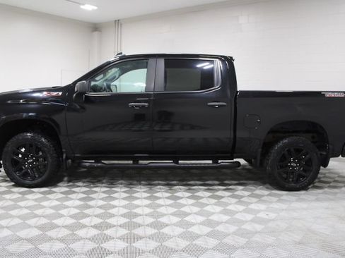 Used 2021 Chevrolet Silverado 1500 Custom Trail Boss w/ Midnight Edition AWD/4WD image 8