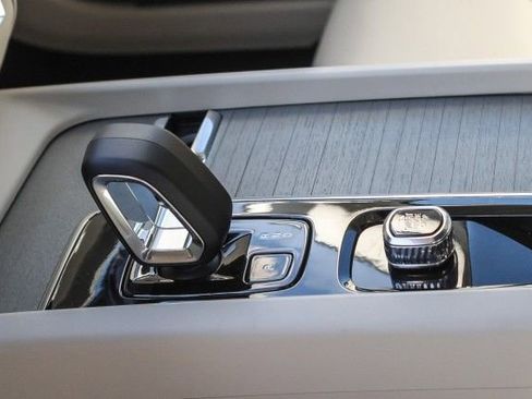 New 2026 Volvo V60 B5 Cross Country Plus w/ Climate Package image 19