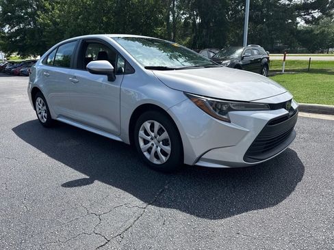 Used 2024 Toyota Corolla LE FWD image 7