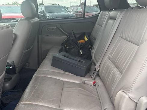 Used 2005 Toyota Sequoia SR5 AWD/4WD image 4