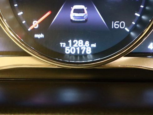 Used 2016 Volvo XC60 T6 Platinum w/ Climate Package image 14