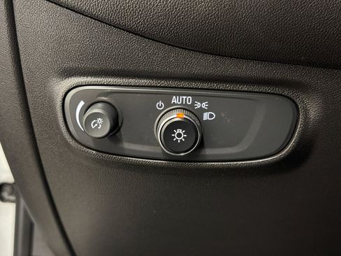 Used 2022 Chevrolet Equinox LT image 19