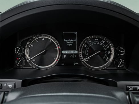 Used 2017 Lexus LX 570 4WD w/ Luxury Package image 22