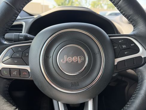 Used 2020 Jeep Renegade Latitude w/ Cold Weather Group AWD/4WD image 19