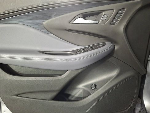 Used 2020 Buick Envision Essence image 15