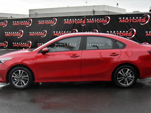 Used 2024 Kia Forte LXS image 4