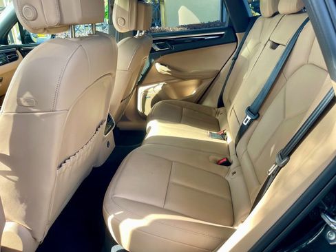 Used 2024 Porsche Macan Turbo image 11