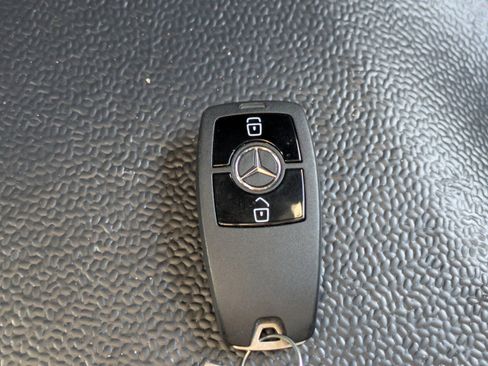 Used 2023 Mercedes-Benz Sprinter 3500 image 31