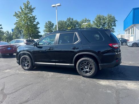 Used 2024 Honda Pilot TrailSport image 18