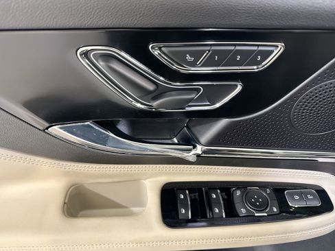 New 2026 Lincoln Corsair Reserve w/ Jet Appearance Package image 11