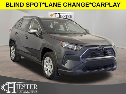 Used 2019 Toyota RAV4 LE image 1