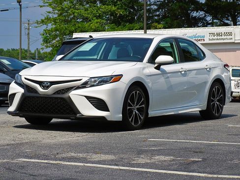 Used 2020 Toyota Camry SE FWD image 9