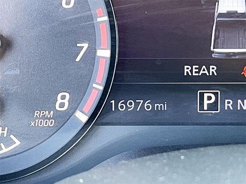 Used 2023 Nissan Titan PRO-4X w/ Pro-4x Convenience Package image 12