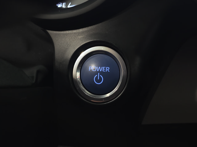 Used 2024 Toyota Sienna LE FWD image 18