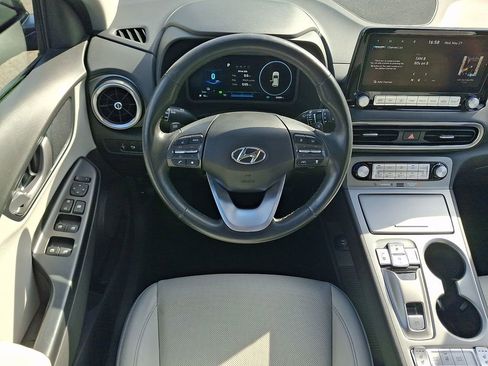 Used 2023 Hyundai Kona Limited FWD image 12