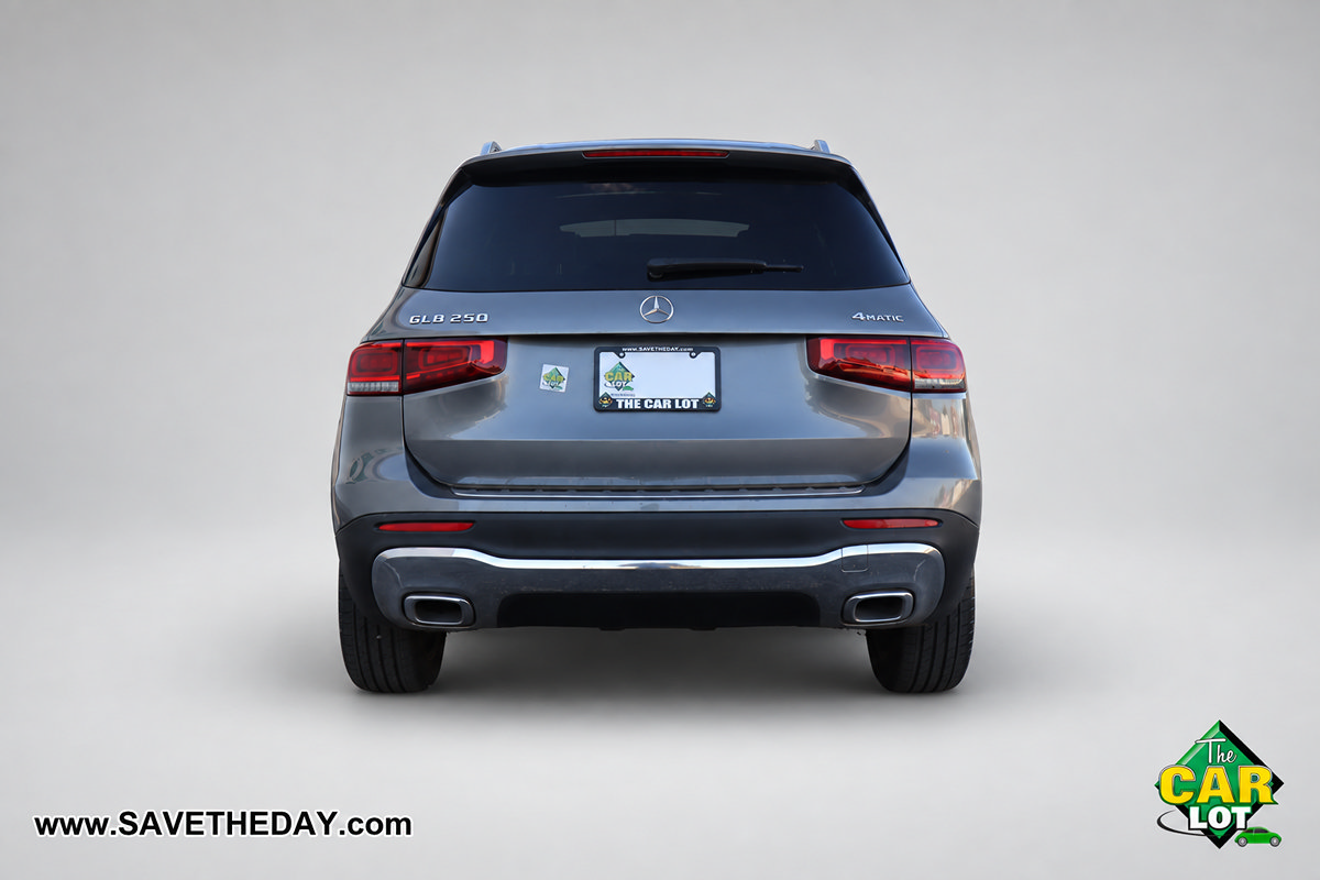 Used 2022 Mercedes-Benz GLB 250 4MATIC w/ Premium Package Lite image 7