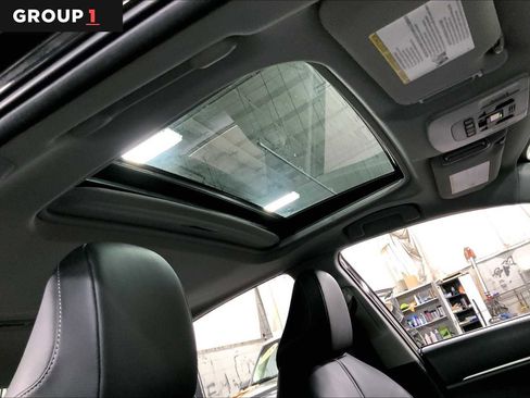 Used 2021 Toyota Camry SE w/ Cold Weather Package image 13