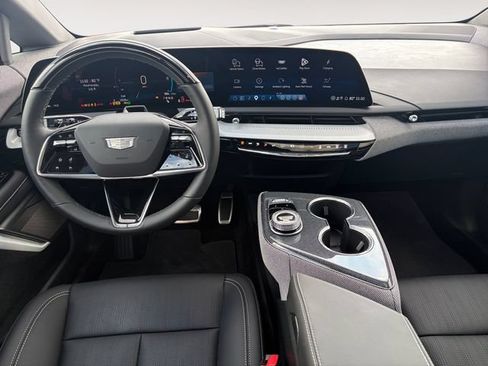 Certified 2026 Cadillac Optiq Sport 2 w/ LPO, Floor Liner Package AWD/4WD image 10