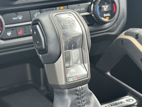 New 2025 Ford Bronco Badlands image 34