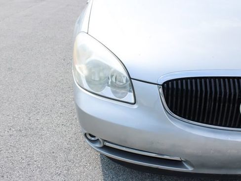Used 2007 Buick Lucerne CXS w/ Driver Confidence Package FWD image 37