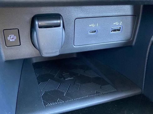 New 2025 Nissan Versa SR image 17