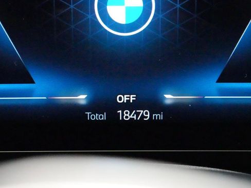 Certified 2023 BMW 760i xDrive w/ Parking Assistance Package image 21