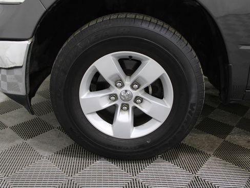 Used 2022 RAM 1500 Classic SLT image 36