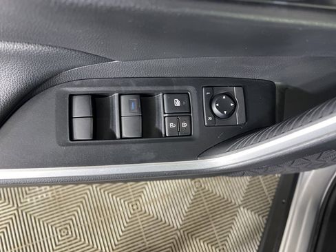 Used 2020 Toyota RAV4 XLE image 17