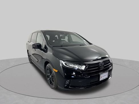 Used 2024 Honda Odyssey Sport image 3