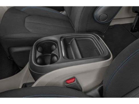 Certified 2022 Chrysler Pacifica Touring-L FWD image 14