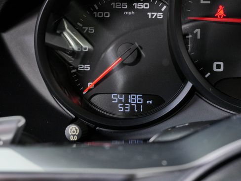 Used 2018 Porsche 718 Cayman RWD image 12