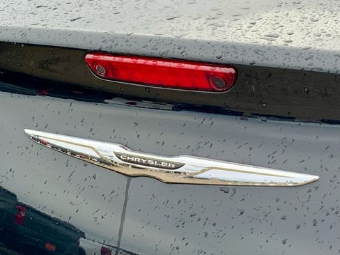 Used 2017 Chrysler 300 S w/ 300S Premium Group image 21