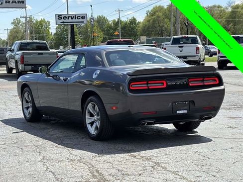 Used 2019 Dodge Challenger SXT RWD image 2
