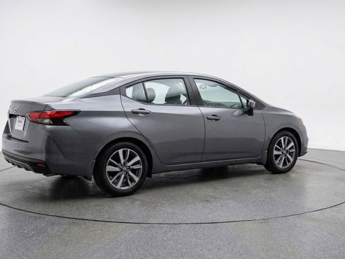 Used 2025 Nissan Versa SV image 9