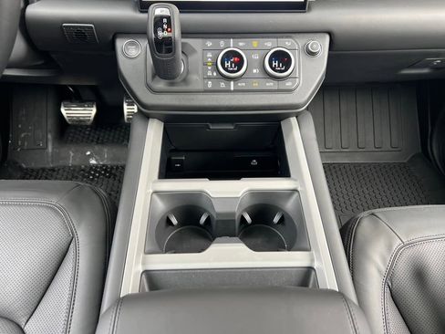 New 2025 Land Rover Defender 110 V8 image 24