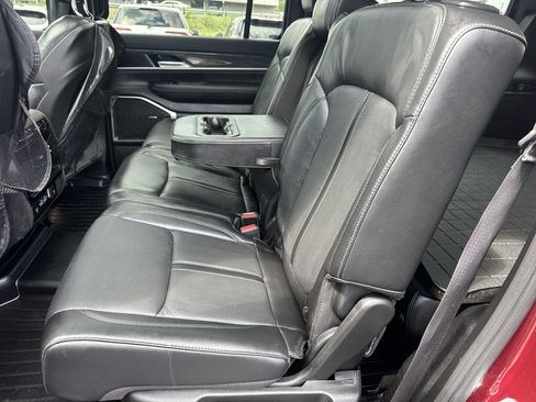 Used 2022 Jeep Wagoneer Series II w/ Premium Group I AWD/4WD image 11