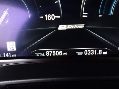 Used 2019 BMW 530e xDrive w/ Convenience Package image 24