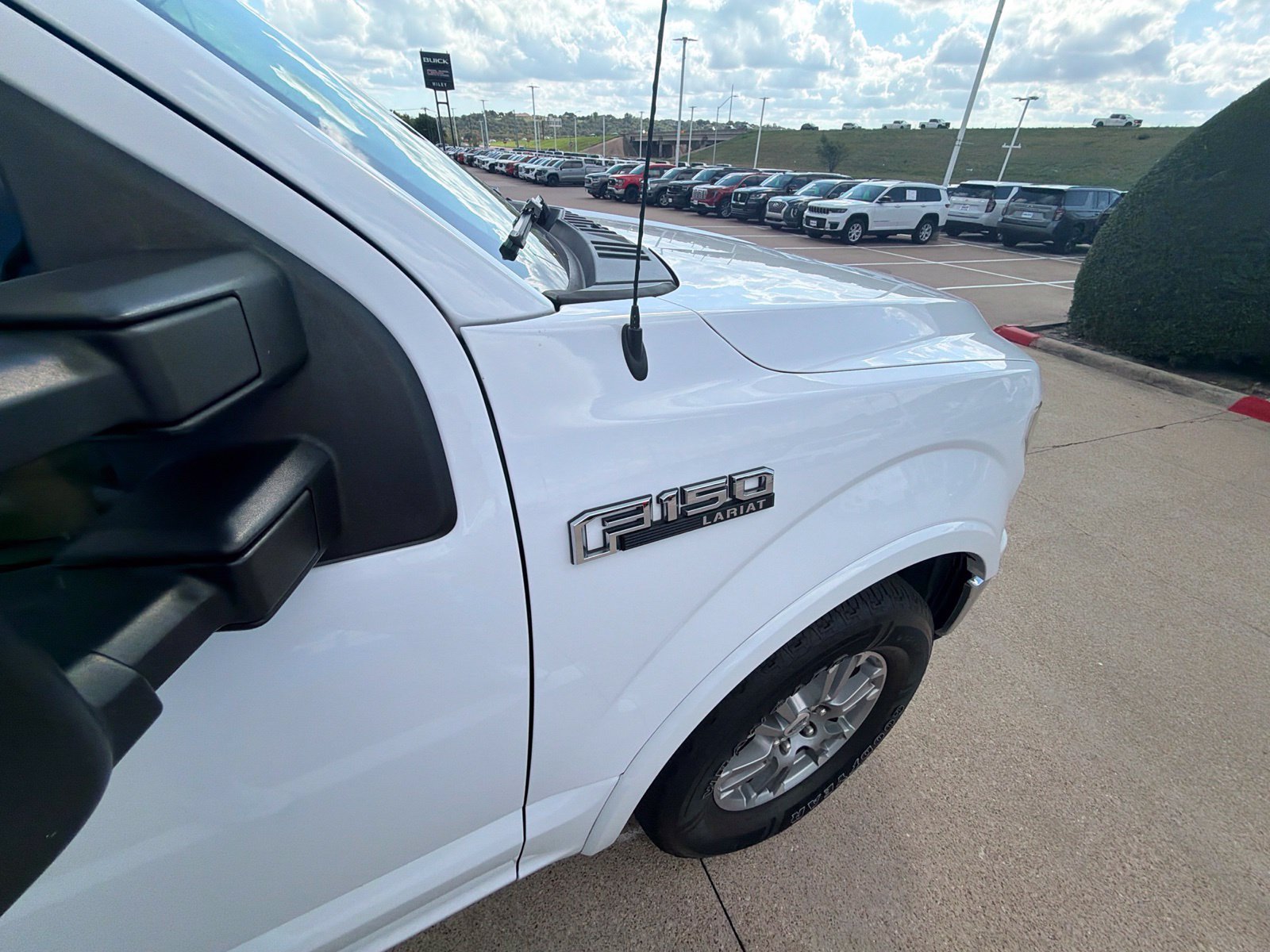 Used 2019 Ford F150 Lariat w/ Equipment Group 501A Mid AWD/4WD image 21