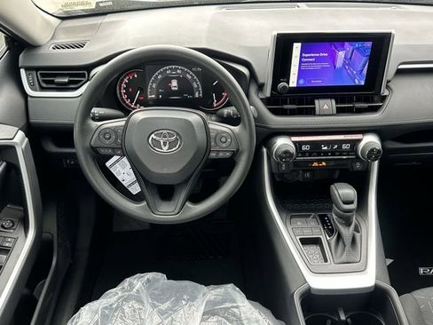 Used 2025 Toyota RAV4 XLE image 10